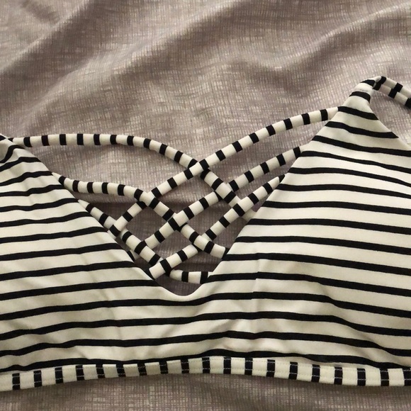 Hollister bikini top - Picture 2 of 4